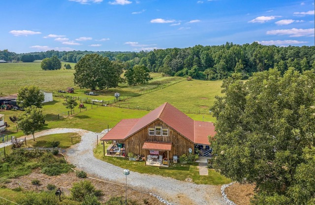 Relax & unwind while you experience the farm with Highland cows & alpacas!
