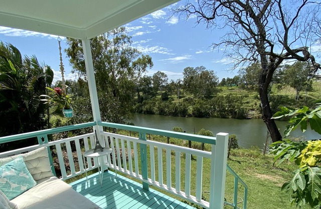 Relaxation, kayaking, fishing on the Brisbane river - get it all at our cottage