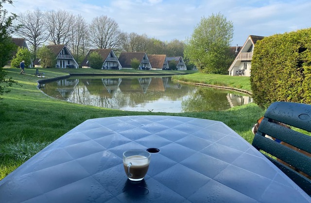 Relaxen in Mooi Vakantiehuis aan Visvijver! Huisdieren Welkom