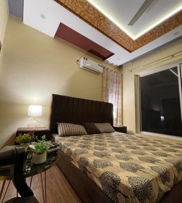 Relaxing Balcony Retreat in a Calm Neighborhood with Self Check In