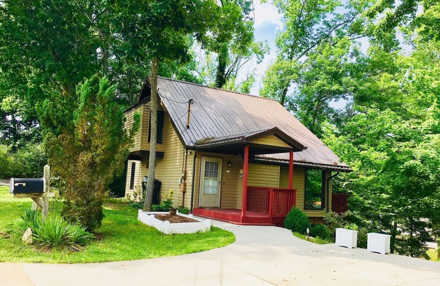 Relaxing Boone Lake house -close proximity to TRI-city/Bristol, Johnson City