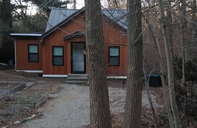 Relaxing Cottage on the Woods!