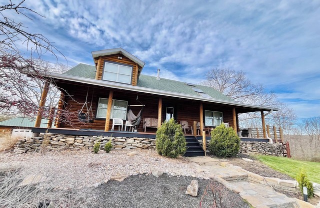 Relaxing family friendly cabin that lets you escape and enjoy nature