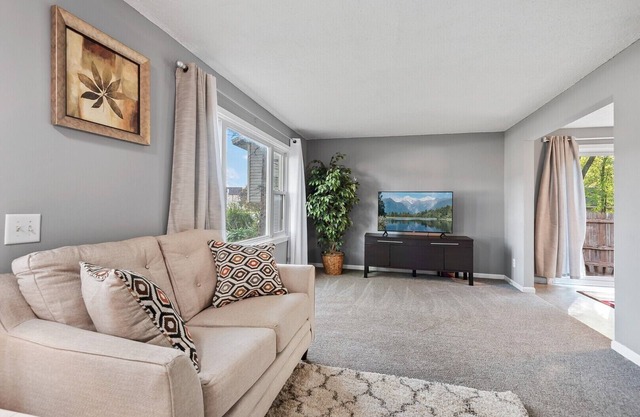 Relaxing Home, Family friendly, close to Malls, 5 miles to DT St. Paul