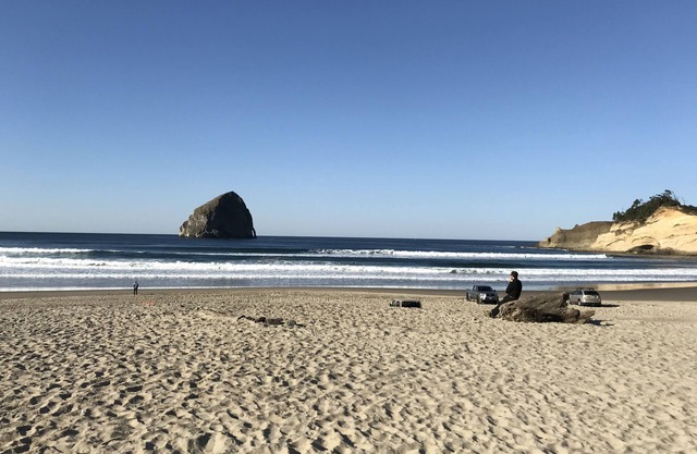 Relaxing Home on the Oregon Coast - Walk to the Beach!