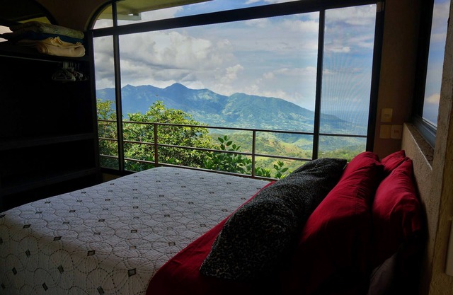 Relaxing Mountain Top Stay – Immaculate Property, Pure Solitude