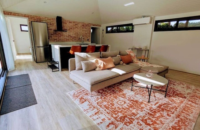 Relaxing Pool House Escape in Duncraig