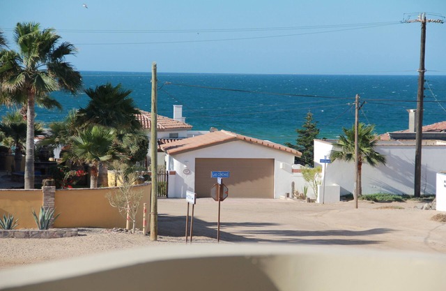 Relaxing, Quiet Ocean View Condo in Las Conchas with all the amenities