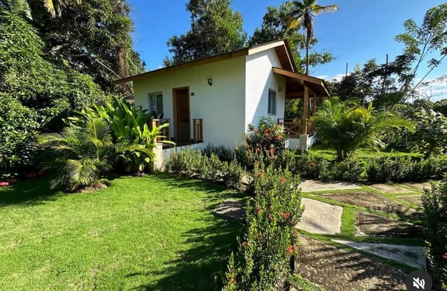 Relaxing Retreat: Bungalow with Jacuzzi and Pool n