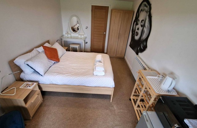 Relaxing Room With Ensuite Rutland Point