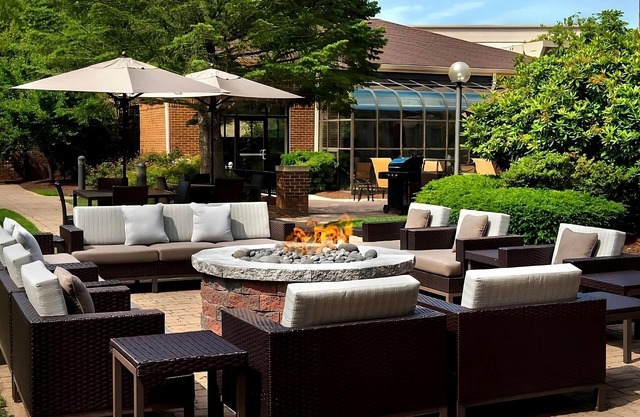 Relaxing Stay, Two 1BR Units With Pool, Enjoy Nearby Boston Attractions!