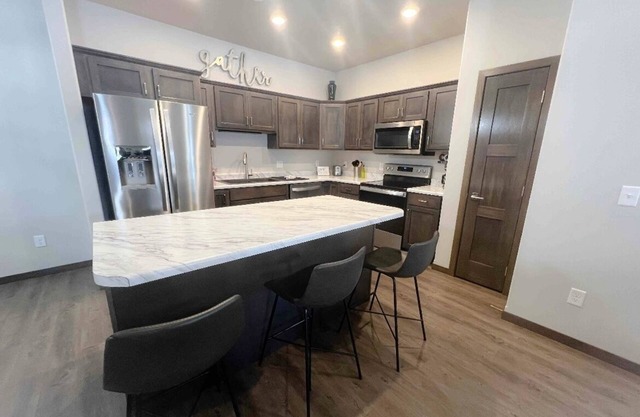Relaxing Townhouse Getaway with great location in Sioux Falls.