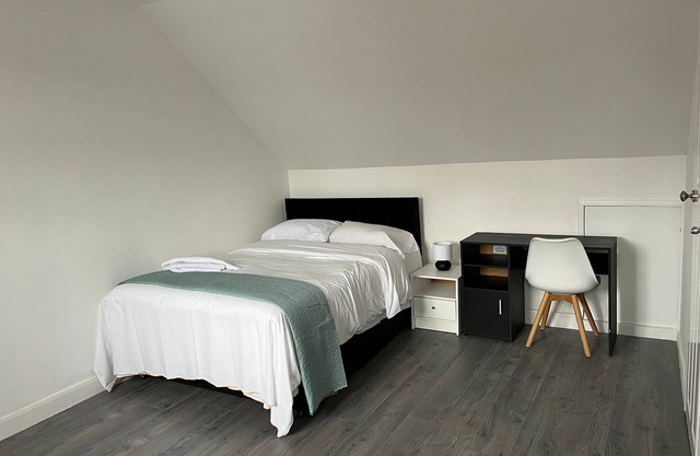 Remarkable 1-Bed Studio Apartment in Redbridge