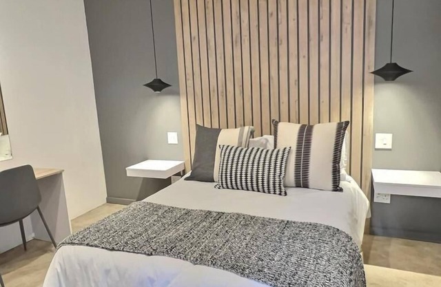 Remax Rooms