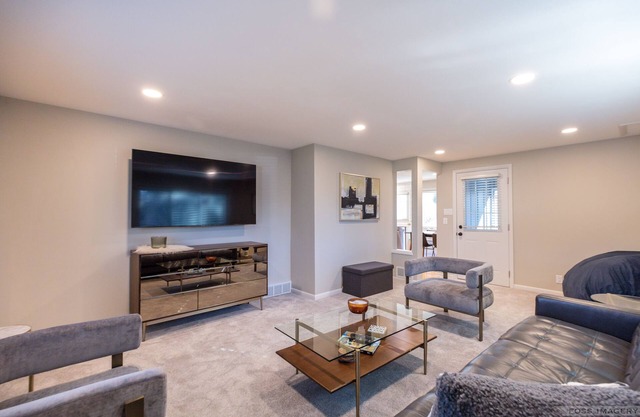 Remodeled 3 bedroom home in Monona. Close to Downtown!