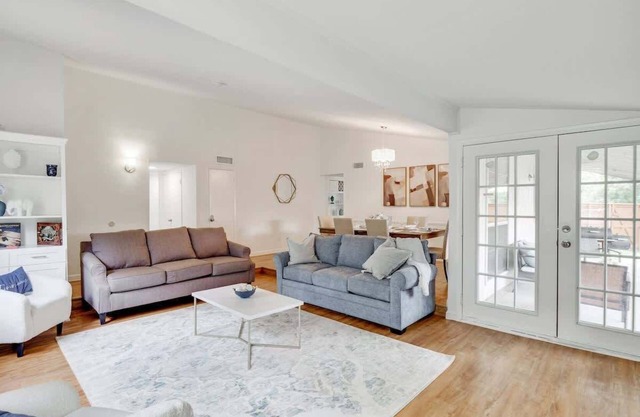 Remodeled 3 bedroom with central location Carrollton