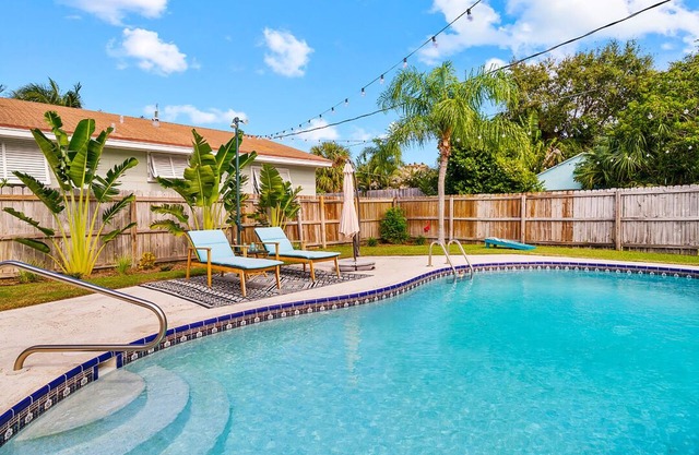 Remodeled historic boho-bungalow w/private pool at Lake Worth Beach.