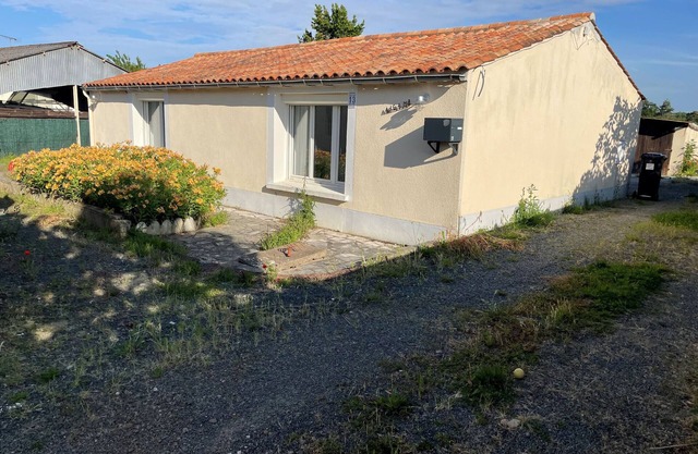 Renovated house, quiet area, pets allowed, 5 people