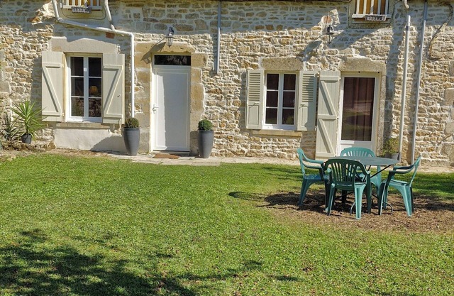 Renovated 150-year-old building, close to Chateau de Menou.