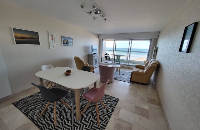 Renovated 2-Bedroom Apartment with Garage and Balcony, Steps from the Beach