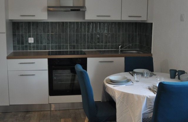 Renovated 2-room apartment on first floor near train station