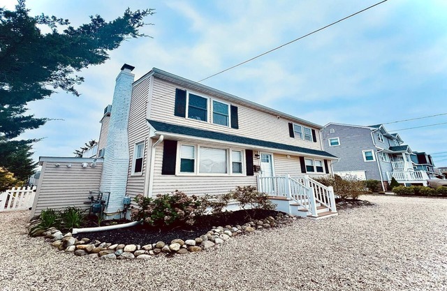 RENOVATED 2ND CONDO in SHIP BOTTOM