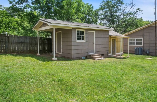 Renovated 3 bedroom home with all new furniture