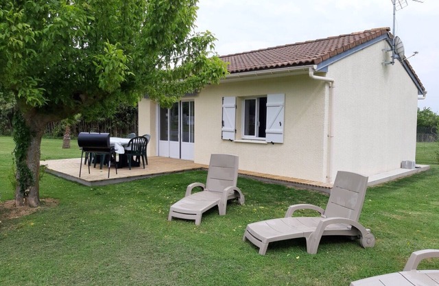 Renovated 3 star fully renovated house with garden at 800 m from the beaches
