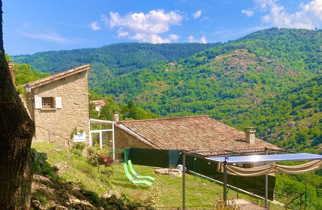 Renovated and decorated in a Shabby style, where softness and romanticism reign.