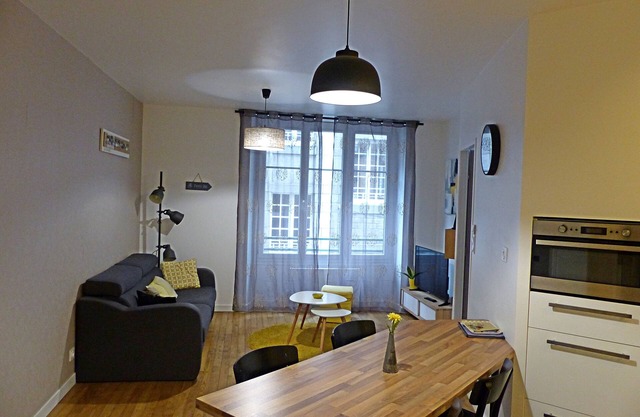 Renovated apartment in Saint Malo, Intra-Muros, 2 Rooms 45 m2, Beach at 200 m