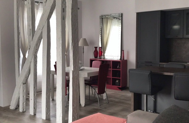 Renovated apartment in the heart of Mirepoix cutlery