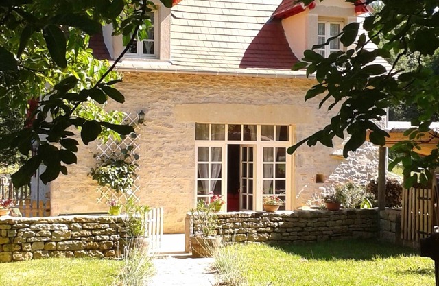 Renovated barn with swimming pool in the heart of the Causses du Quercy nature park