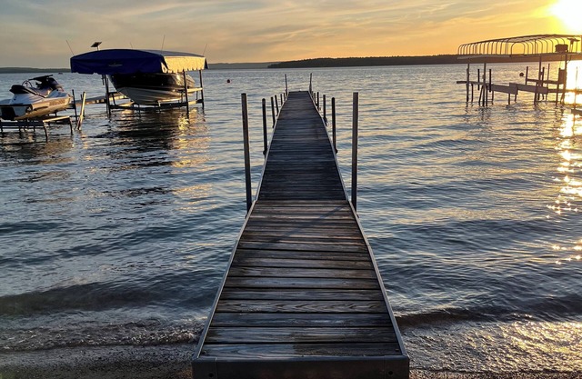 Renovated Beachfront Cottage on Sunset Beach, Burt Lake, Indian River, Michigan