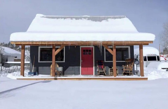 Renovated Downtown Cabin