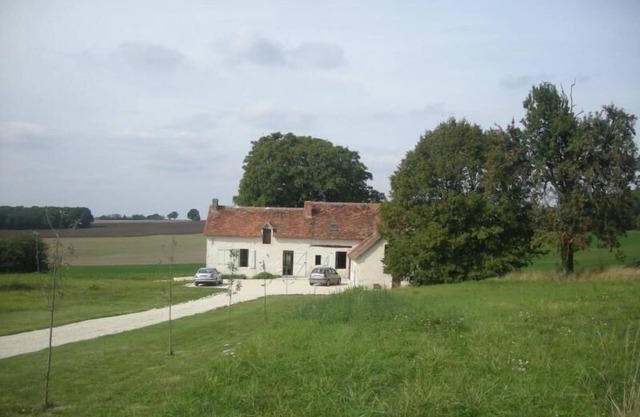 Renovated farm in peaceful setting with internet and large outdoor area