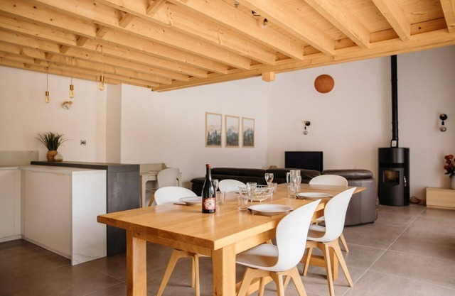 Renovated farmhouse with sauna, chalet atmosphere, in a quiet wooded setting.