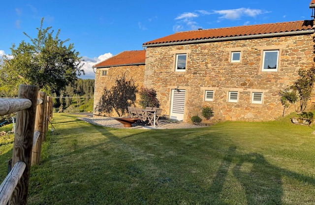 Renovated farmhouse with private garden, wood stove and terrace