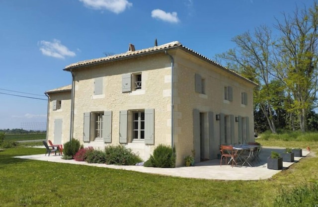 Renovated house with pool ideal for family vacations