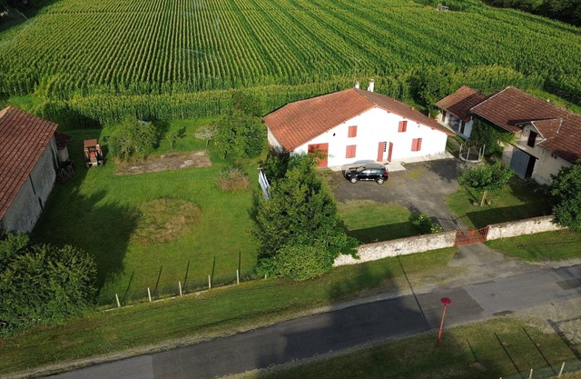 Renovated farmhouse close to DAX, 3 bedrooms, 2 bathrooms, classified 4 *