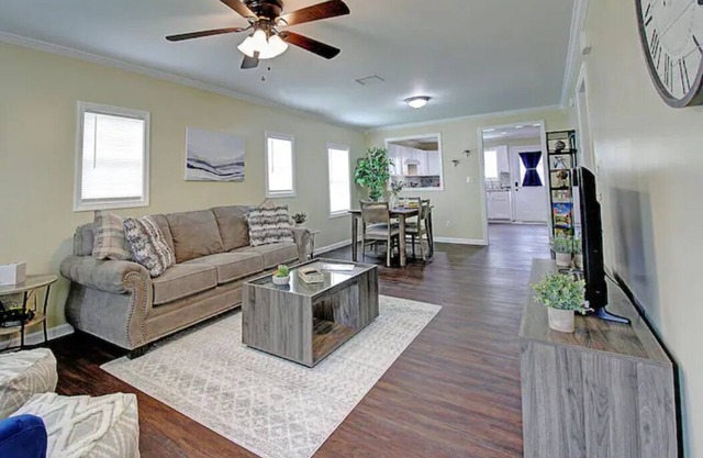 Renovated home, quiet neighborhood -ROUTE 66/EXPO/GREENWOOD/DOWNTOWN/HILLCREST