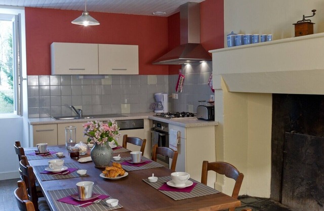 RENOVATED HOUSE 8 PERS 150M2 4KM BRANTOME (DORDOGNE)