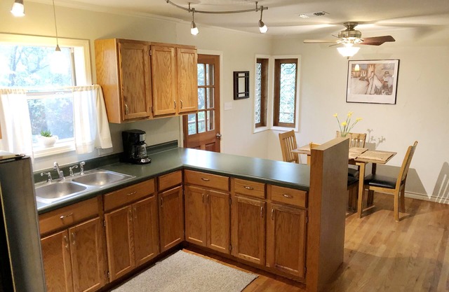 Renovated Midtown Guest House: Private + Spacious