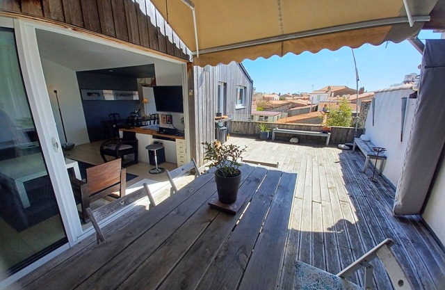 Renovated semi-detached house 115m ², big terrace without opposite