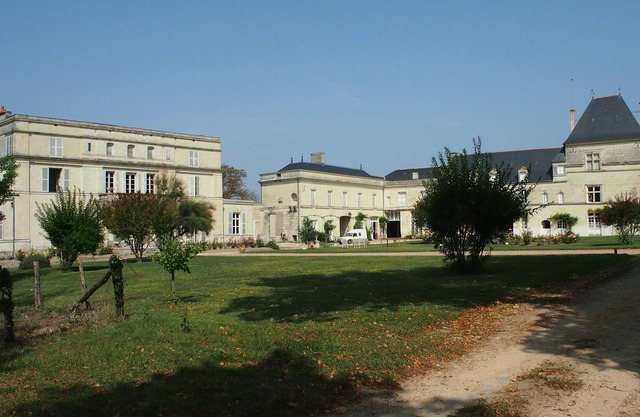 Rent 19th century chateau completely renovated around Saumur 14 pers