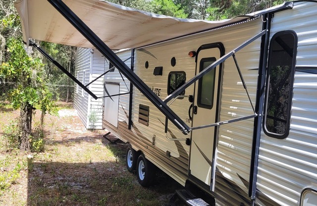 Rent an AWESOME RV at the beach! Sleeps 8 plus outdoor kitchen!