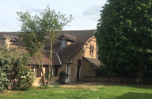 RENT OF 2 GITES FOR 12 PEOPLE