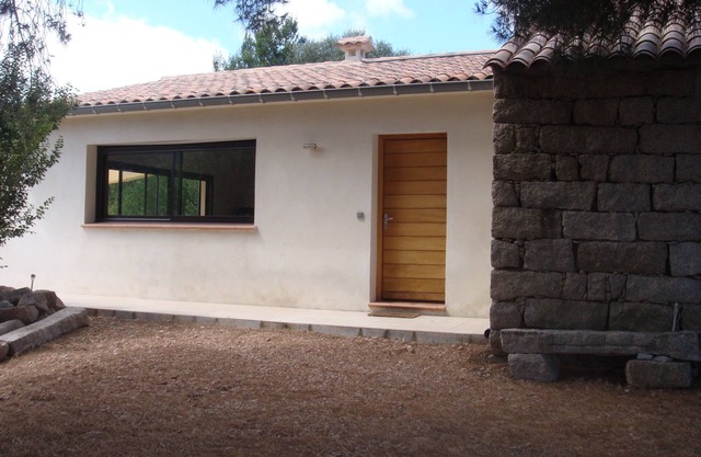 Rental house in a hamlet, near beaches and mountains