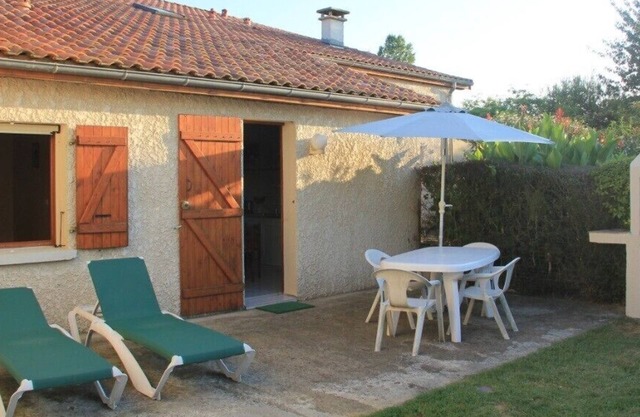 RENTAL IN THE LANDES OF 3 SINGLE-STOREY HOUSES*, NOT OVERLOOKED IN BUANES