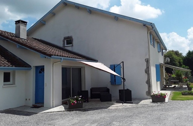 Rentals for 2 to 8 people for vacations, spa treatments, business stays