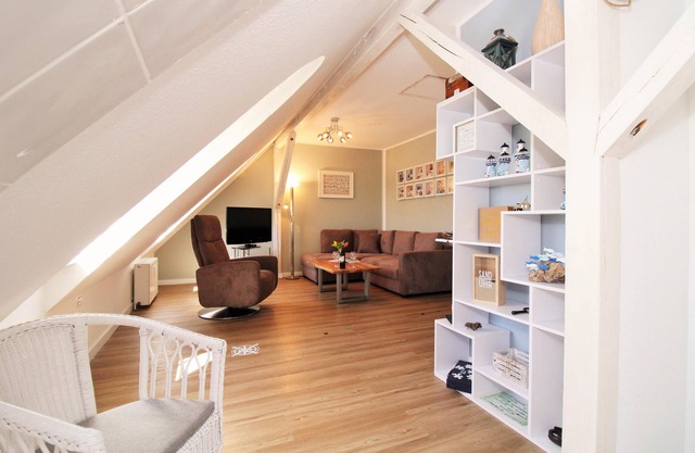 Res. Wischuer WE 37: modern, very tastefully furnished 3 ½-room apartment